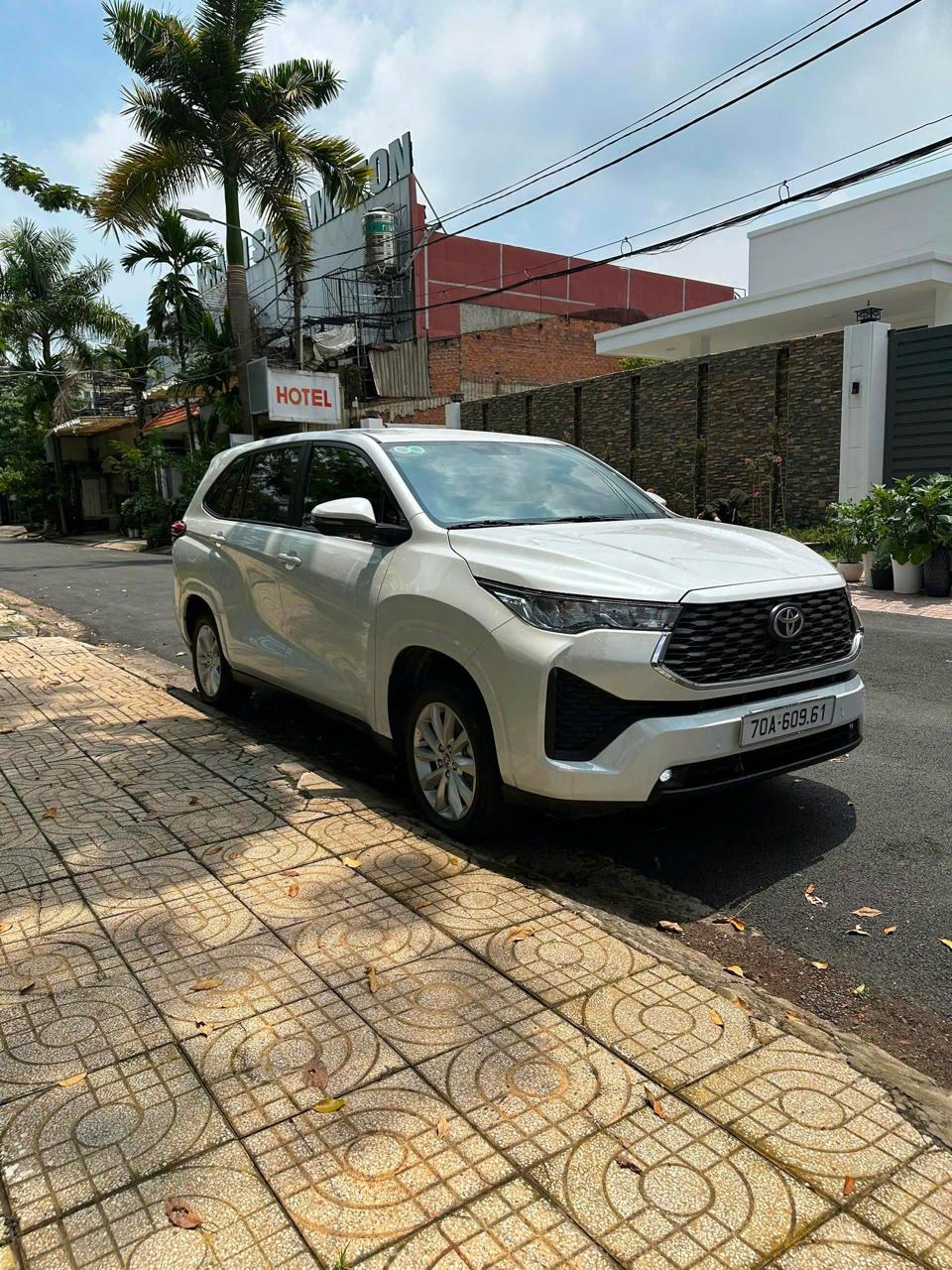 Thuê xe Toyota Innova Cross 2025 3