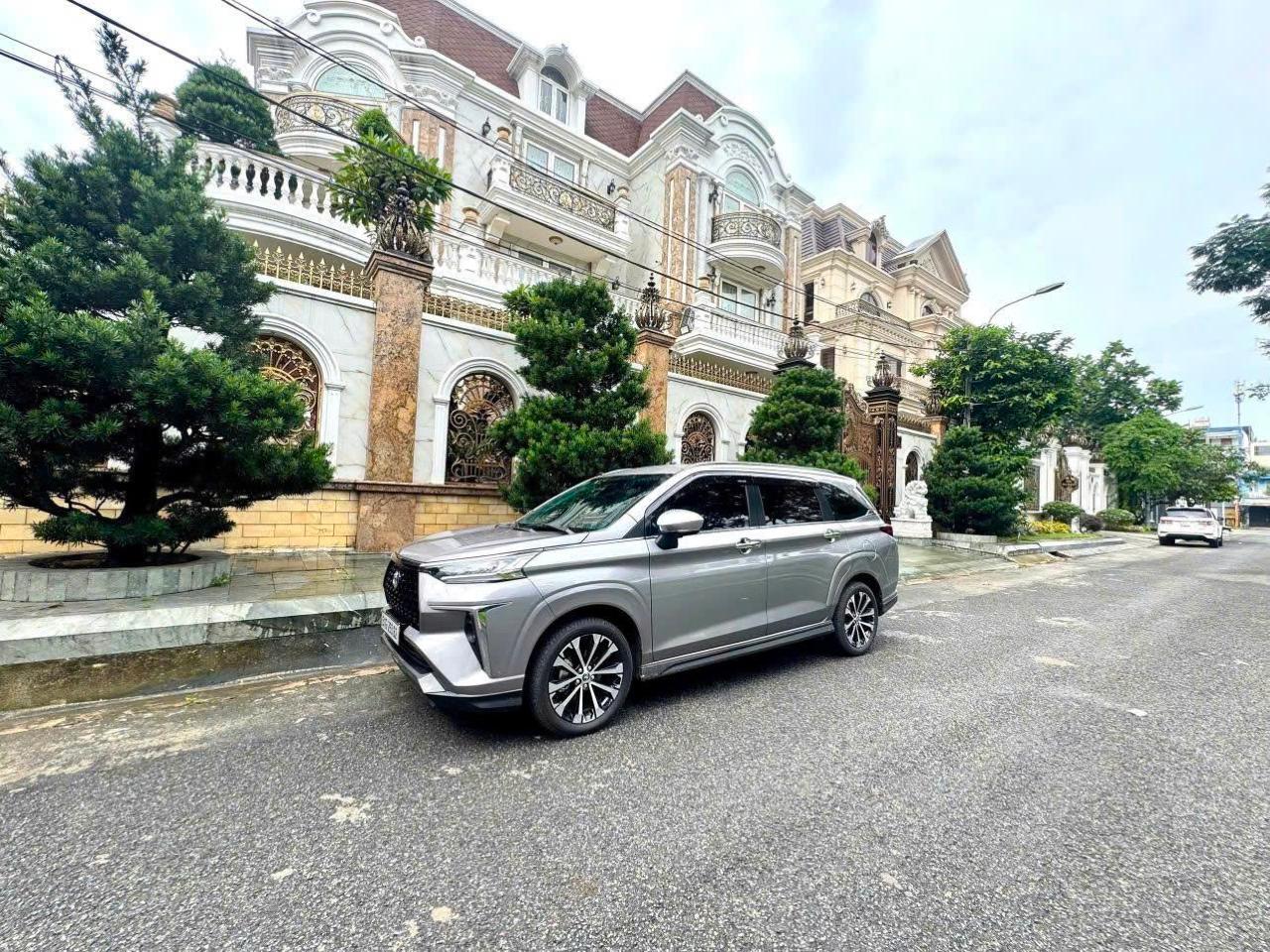 Thuê xe Toyota Veloz Cross 2025 2