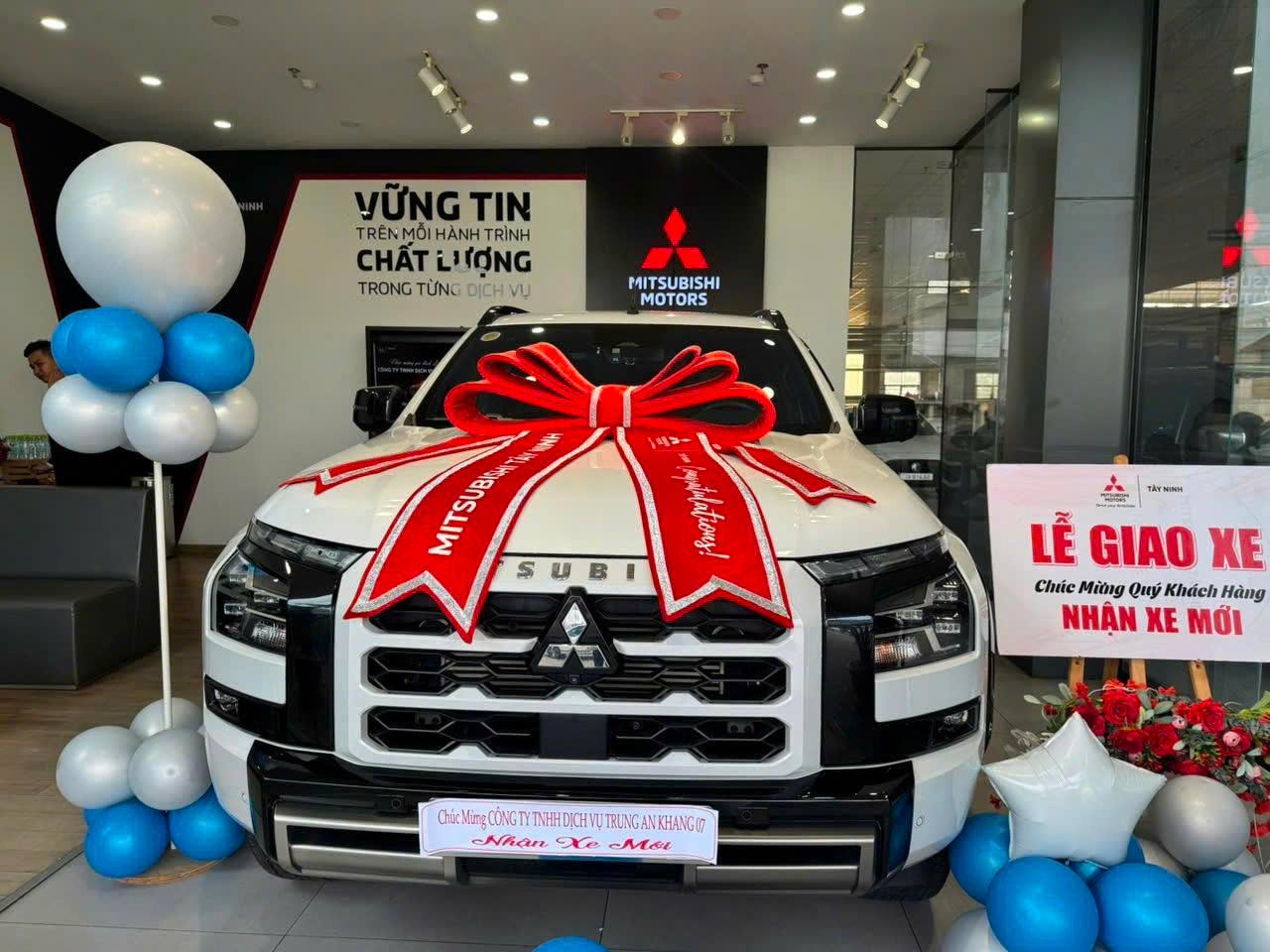 Thuê xe Mitsubishi Triton Athlete 4x4 2024 2
