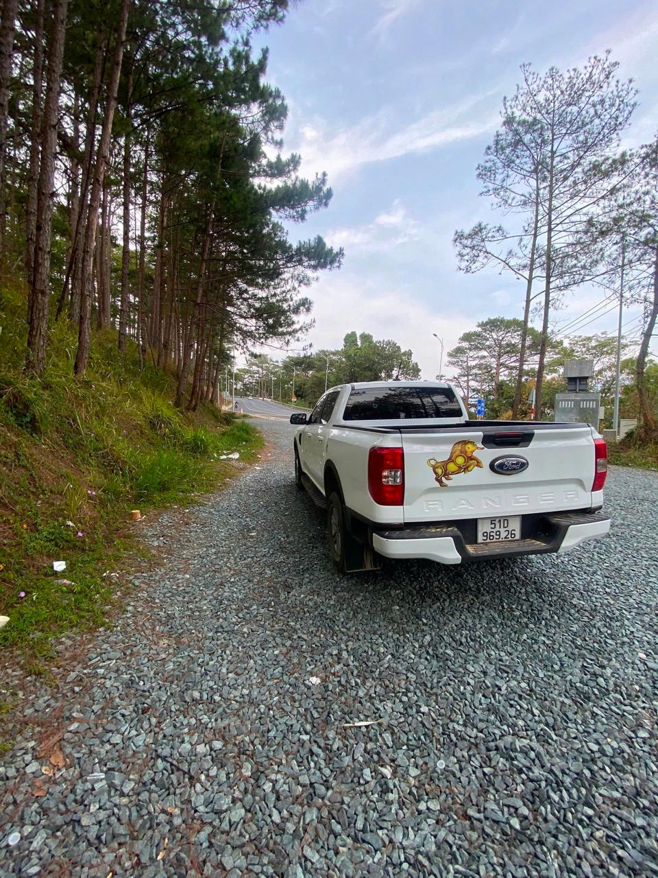 Thuê xe Ford Ranger 4x4 2024 3