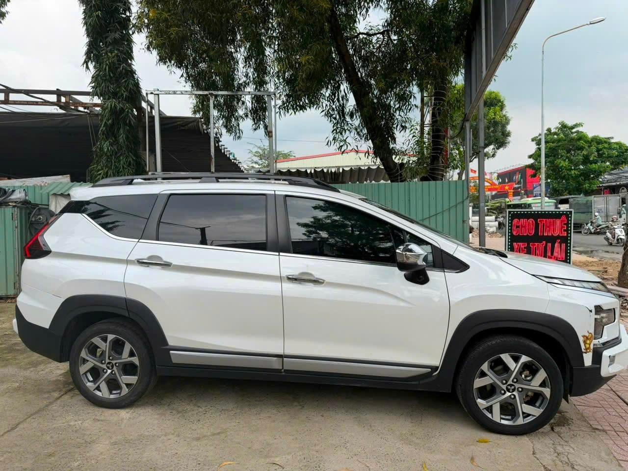 Thuê xe Mitsubishi Xpander Cross 2024 2
