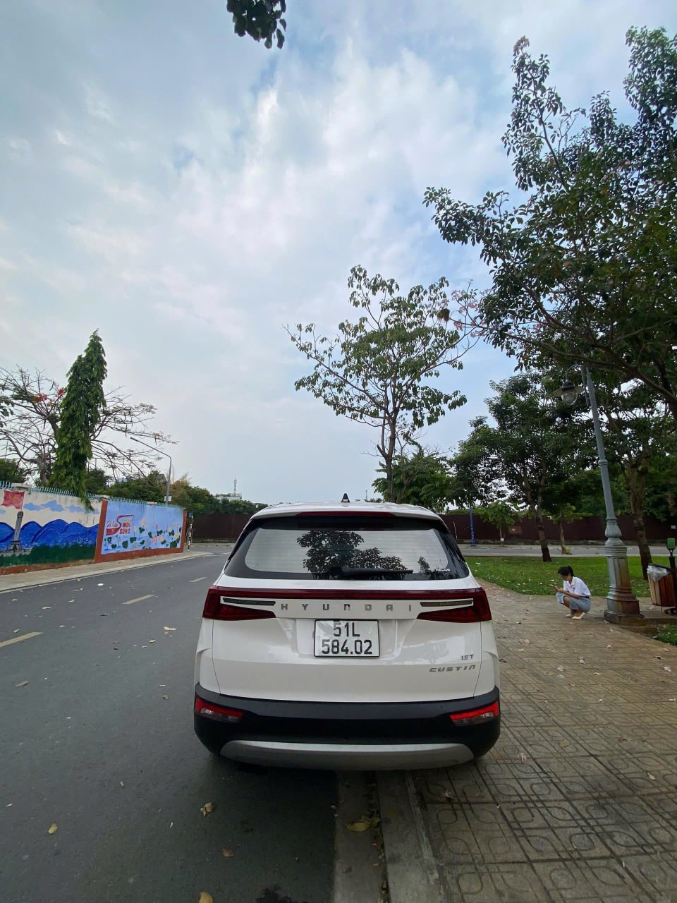 Thuê xe Hyundai Custin 2024 2