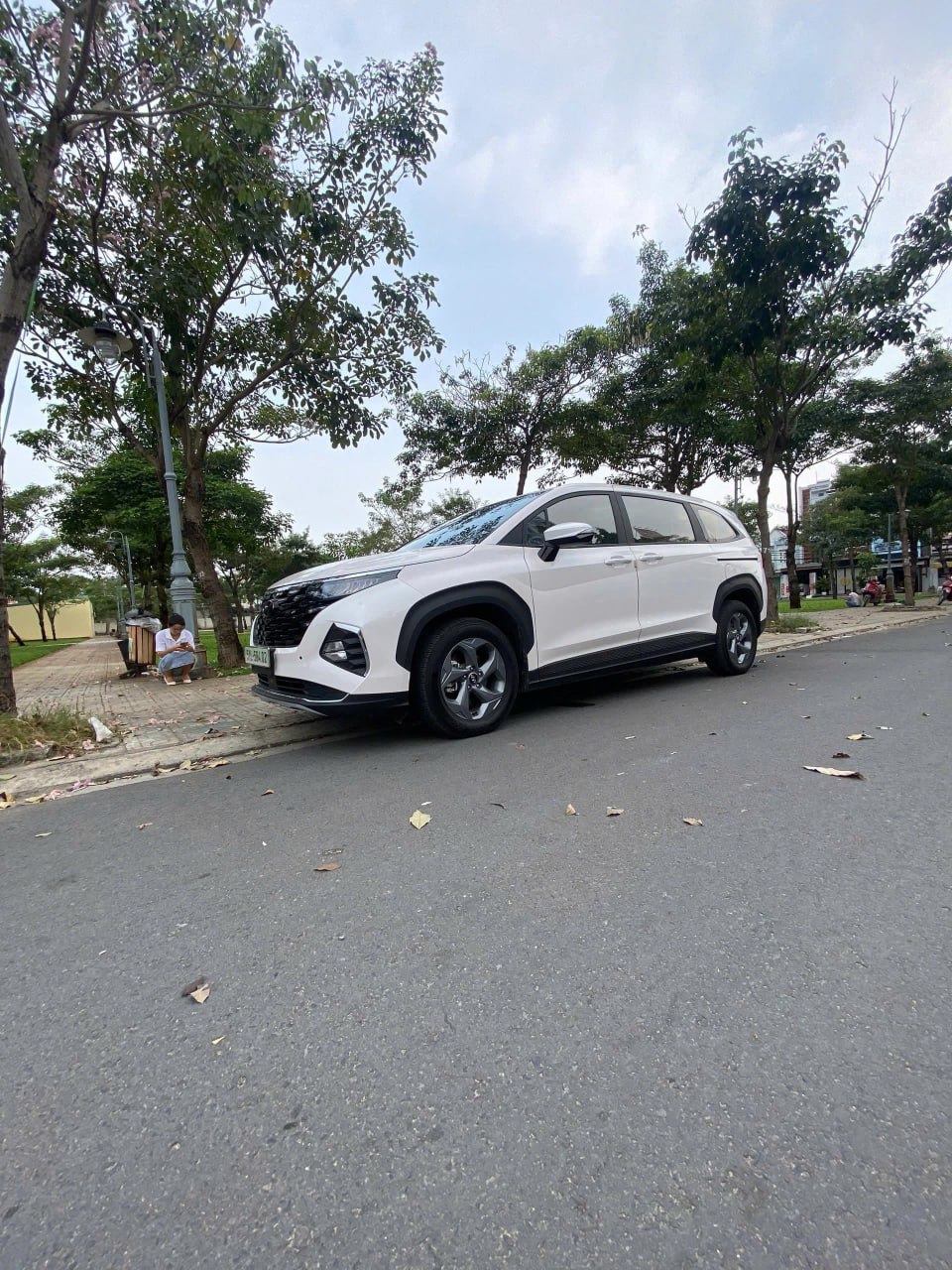 Thuê xe Hyundai Custin 2024 4