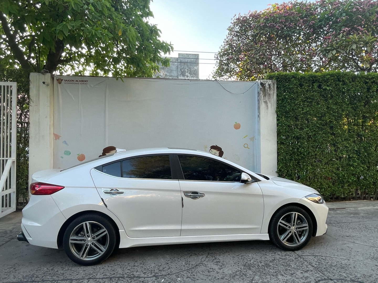 Thuê xe Hyundai Elantra N - Line 2019 4