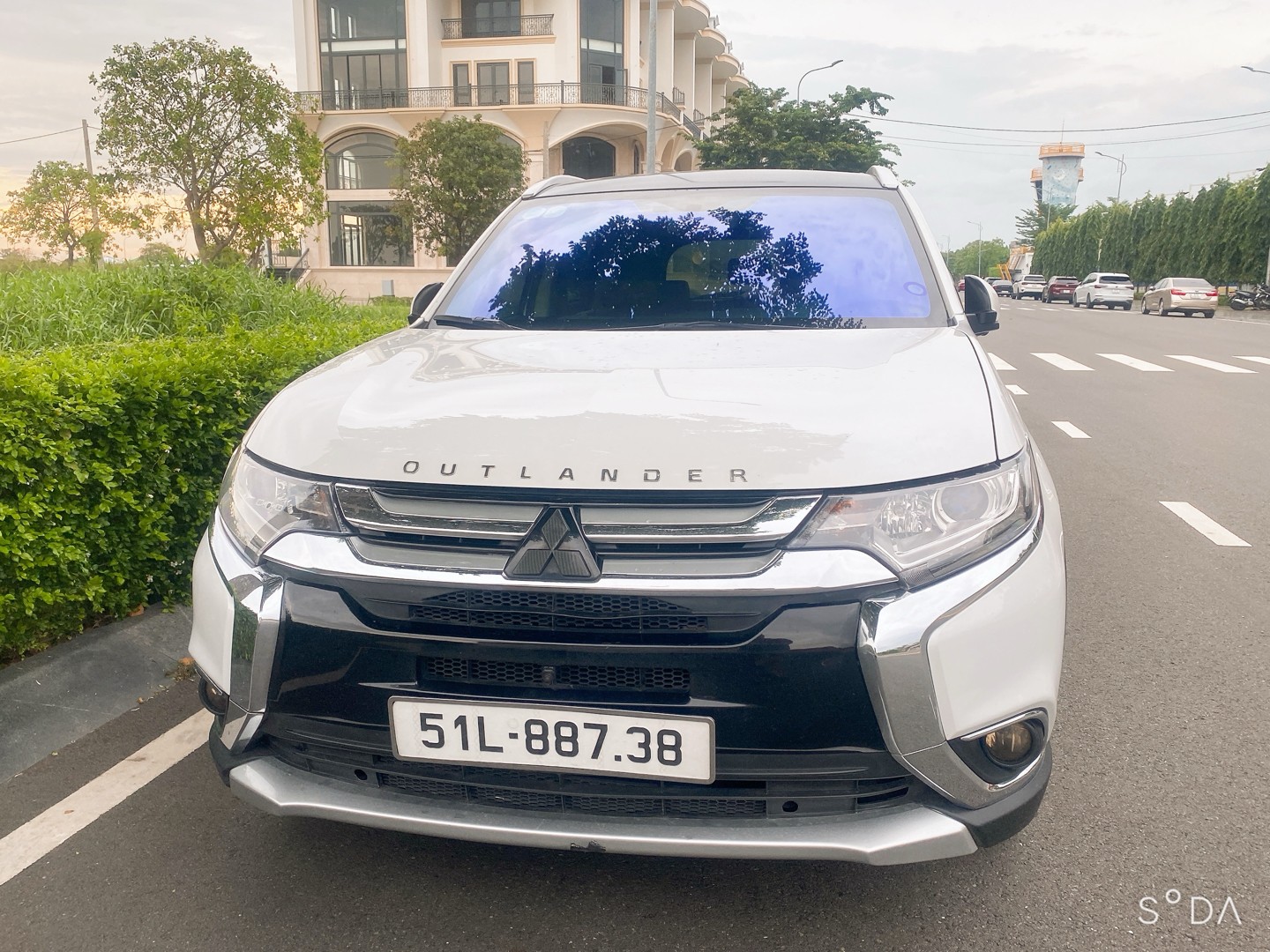 Thuê xe Mitsubishi Outlander 2019 2
