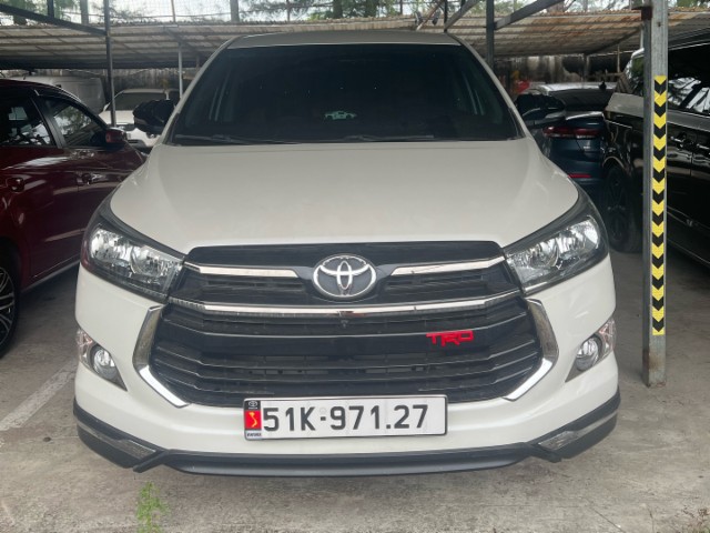 Thuê xe Toyota Innova Venturer 2019