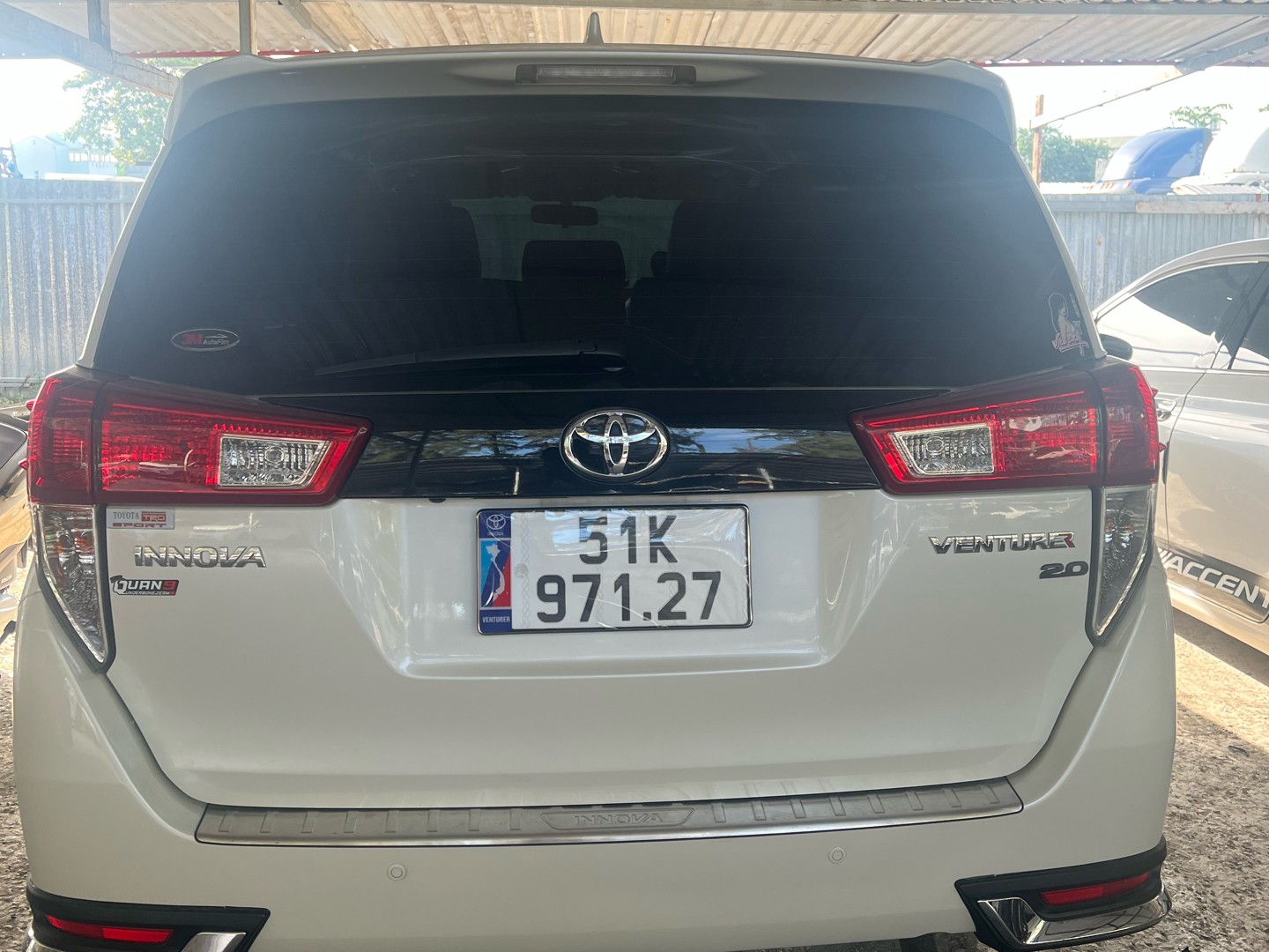 Thuê xe Toyota Innova Venturer 2019 2