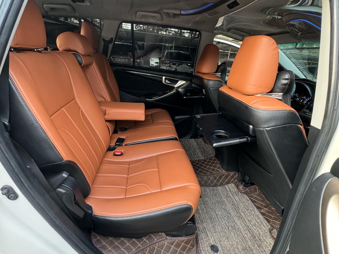 Thuê xe Toyota Innova Venturer 2019 6