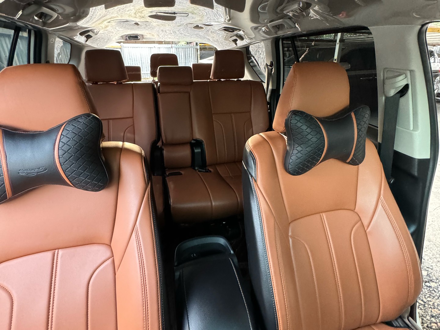 Thuê xe Toyota Innova Venturer 2019 7
